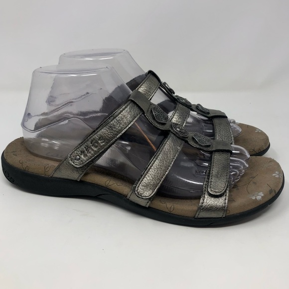 Taos Prize 4 Open Toe Sandals Pewter Gray Leather Three Strap Slip On Flip Flops - Picture 3 of 12